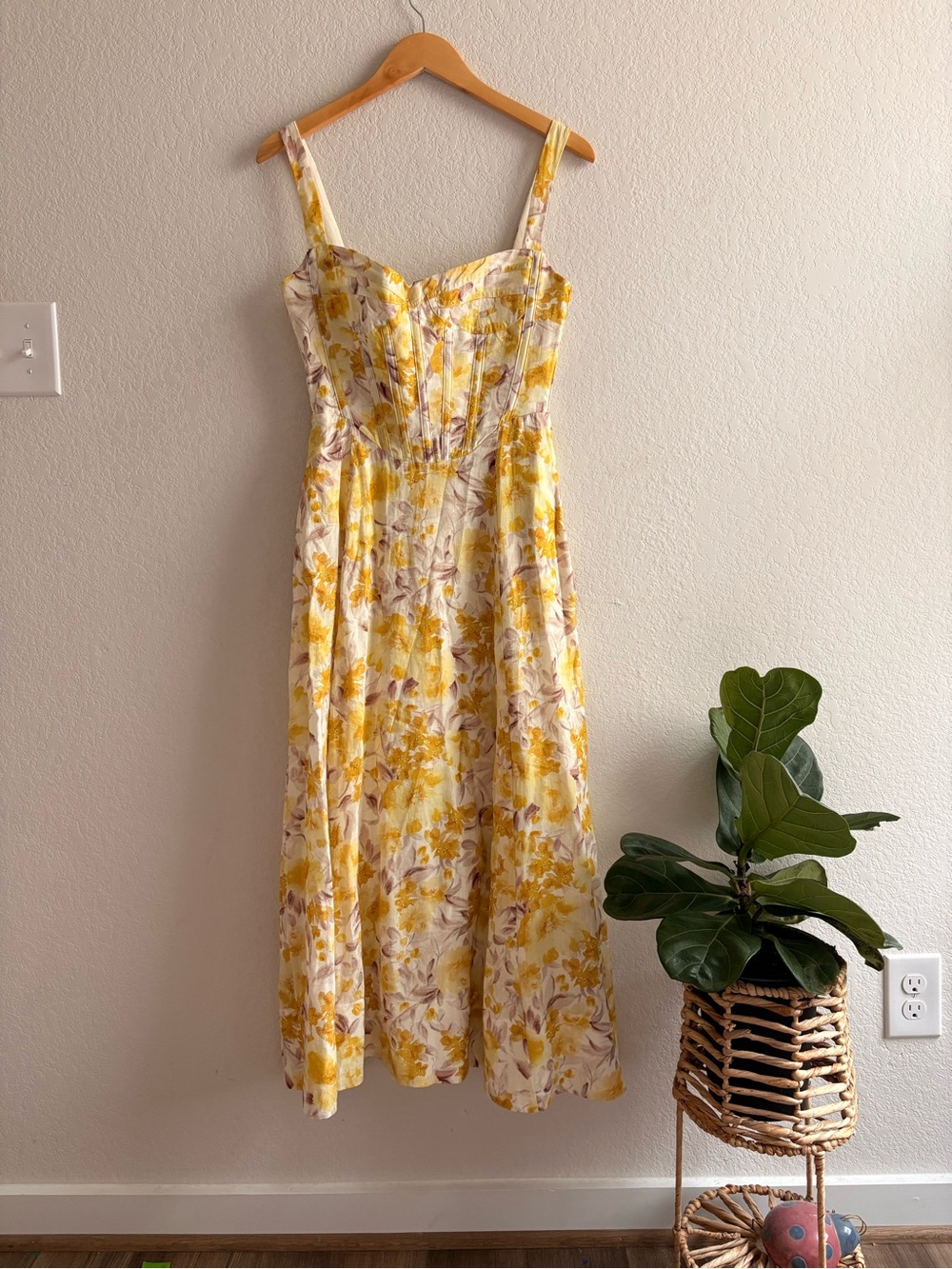 Bardot Yellow Floral Midi Dress - Picture 11 of 11
